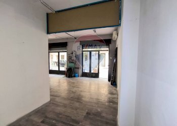 Hall / corridoio - Negozio Via Naxos
 
109 - 109 A, Giardini-Naxos - foto 10