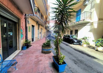 Edificio all\'aperto - Negozio Via Naxos
 
109 - 109 A, Giardini-Naxos - foto 21