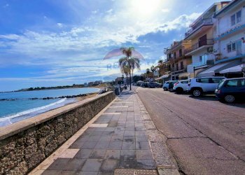 Edificio all\'aperto - Negozio Via Naxos
 
109 - 109 A, Giardini-Naxos - foto 27