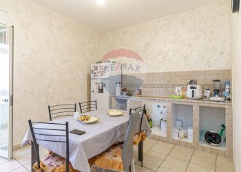 Sala da pranzo - Quadrilocale Via Tellaro
 
36, Catania - foto 28