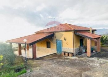 Casa all\'aperto - Villa CONTRADA CANNATELLA
 
SNC, Adrano - foto 1