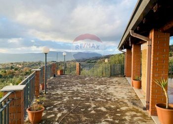 Terrazza - Villa CONTRADA CANNATELLA
 
SNC, Adrano - foto 10