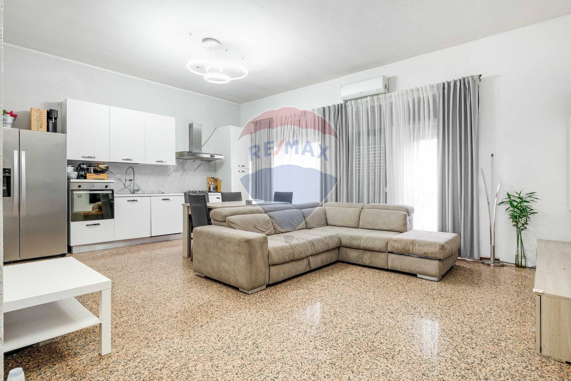 Sala da pranzo - Semi-detached house via varese
 
27, Mozzate - photo 3