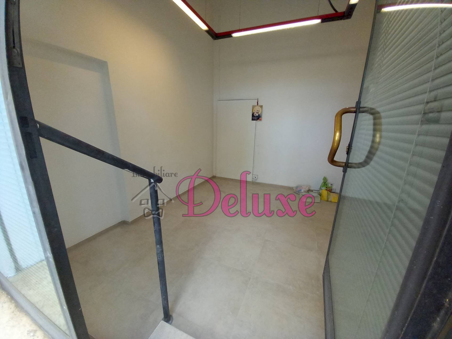 Foto 1 - Locale Commerciale viale Martiri della Libertà, Macerata - foto 1