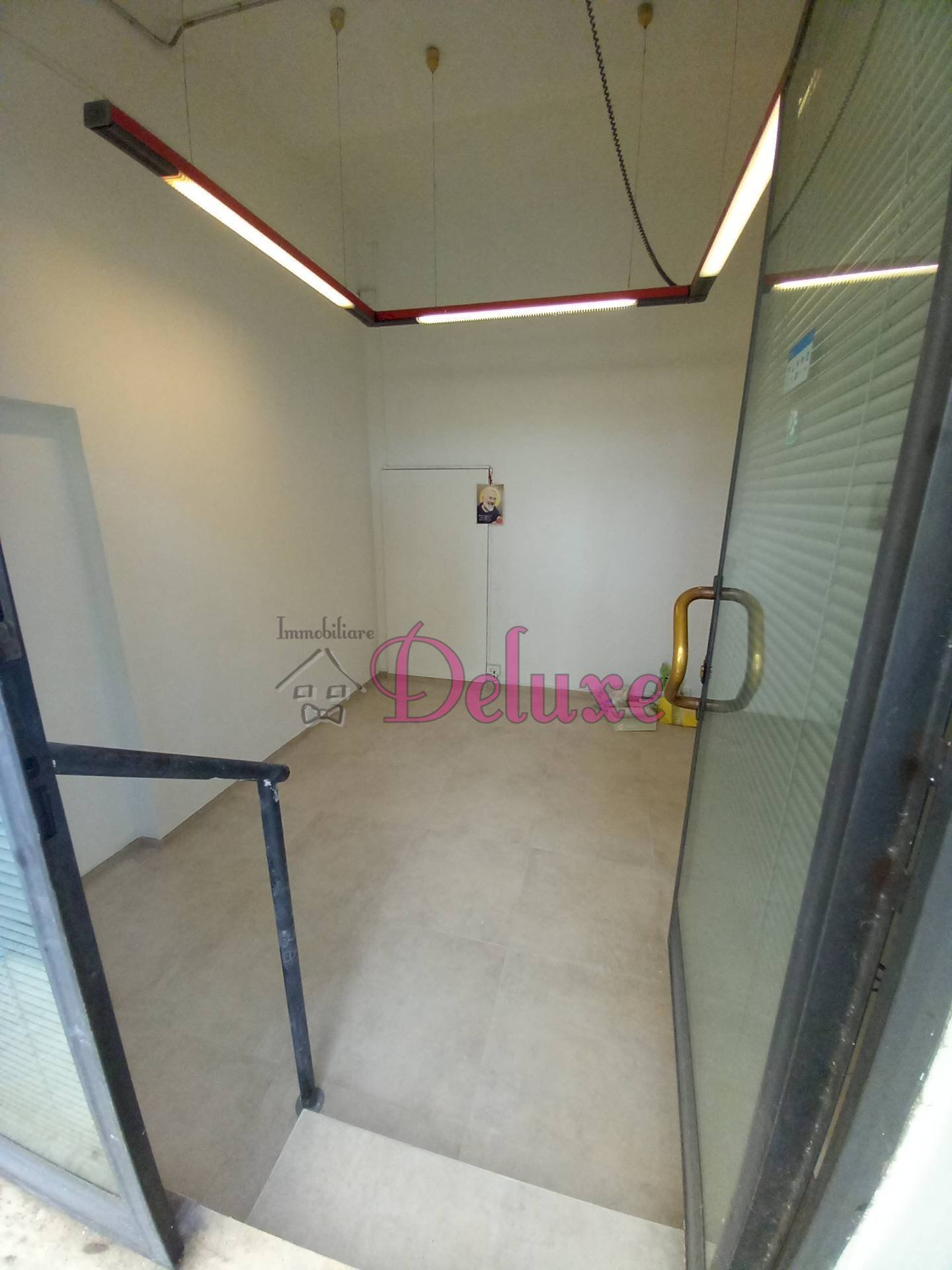 Foto 2 - Locale Commerciale viale Martiri della Libertà, Macerata - foto 2