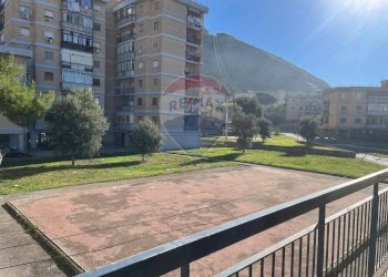 Edificio all\'aperto - Appartamento Via Luciano Calpurnio
 
18, Pozzuoli - foto 2