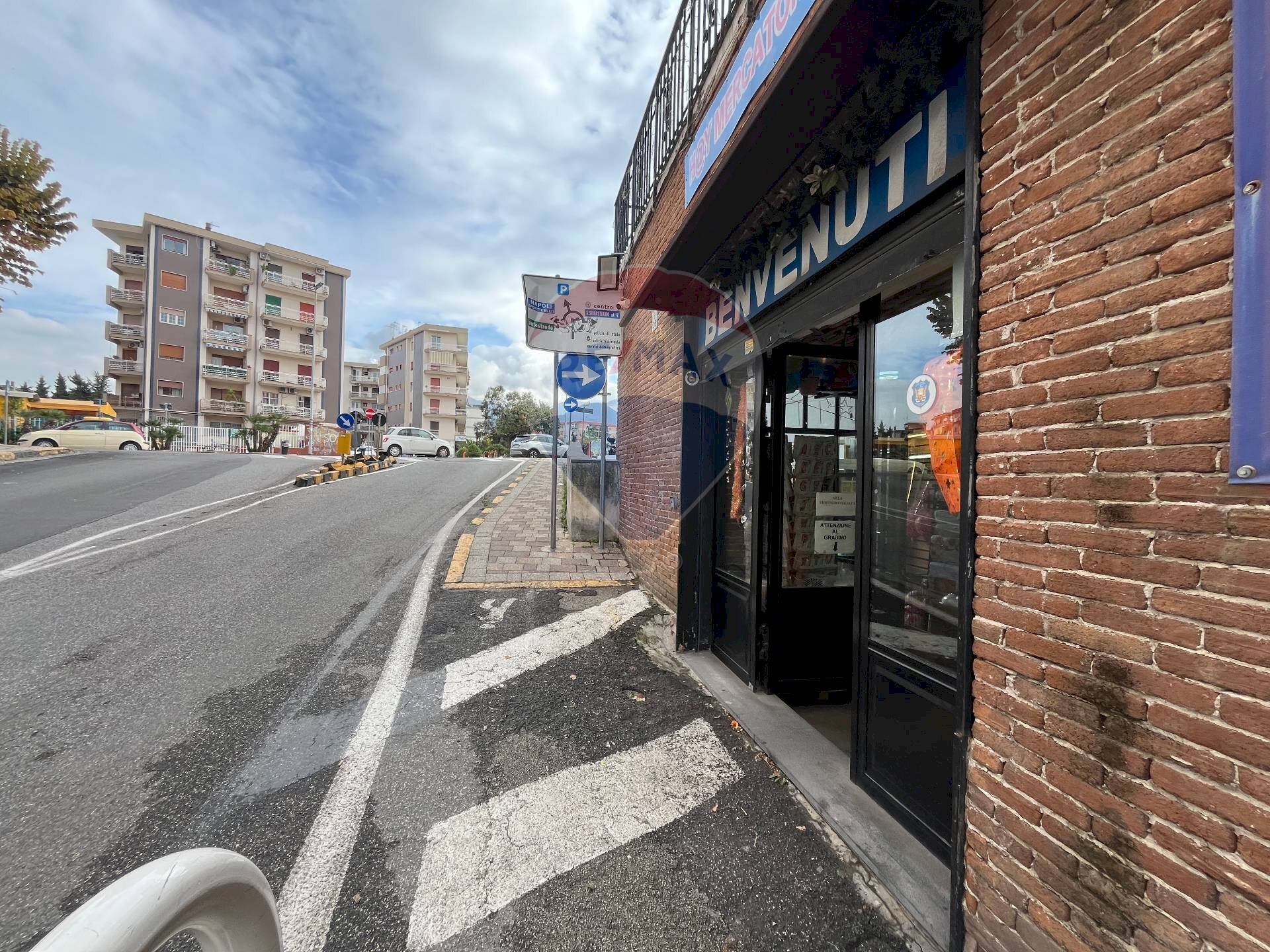 Edificio all\'aperto - Shop Via Pini di Solimene
 
35, San Giorgio a Cremano - photo 1