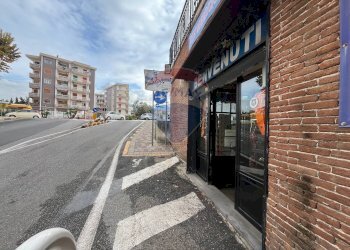 Edificio all\'aperto - Shop Via Pini di Solimene
35, San Giorgio a Cremano - photo 1