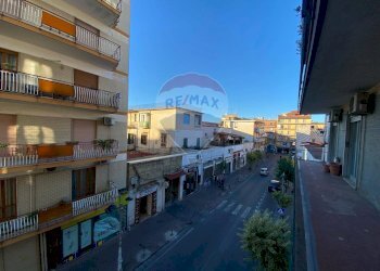 Edificio all\'aperto - Appartamento Via Roma
 
32, Giugliano in Campania - foto 1
