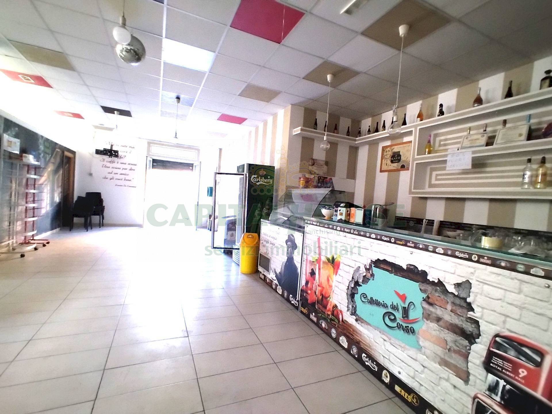 Foto 1 - Locale Commerciale via dante alighieri, Curti - foto 1