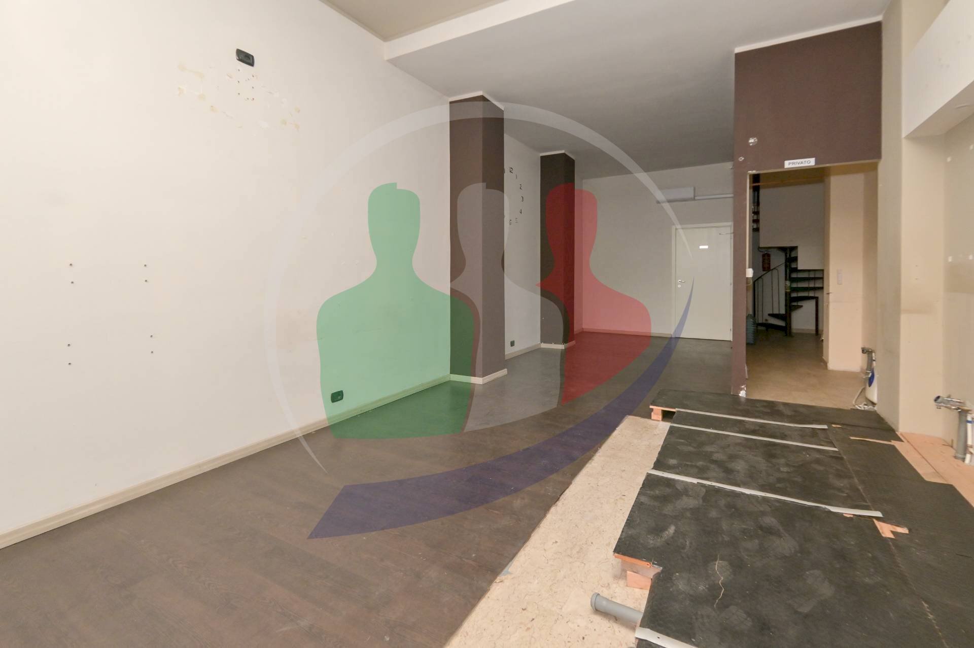 Foto 2 - Locale Commerciale Viale Carrù
 
10, Rivoli - foto 2