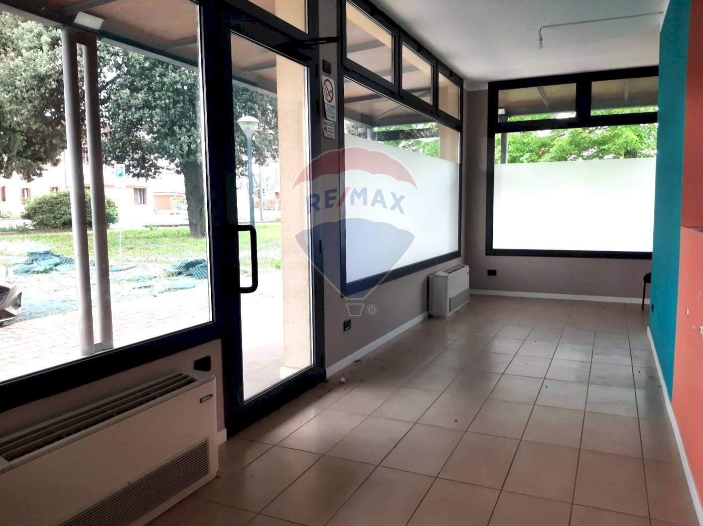 Stanza vuota - Commercial Premises Via XVIII Giugno
 
68, Susegana - photo 2