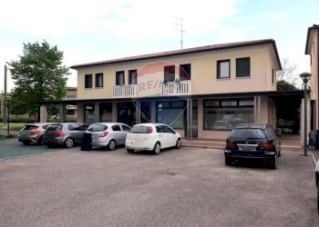 Casa all\'aperto - Locale Commerciale Via XVIII Giugno
 
68, Susegana - foto 1