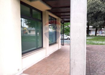 Terrazza - Locale Commerciale Via XVIII Giugno
 
68, Susegana - foto 15