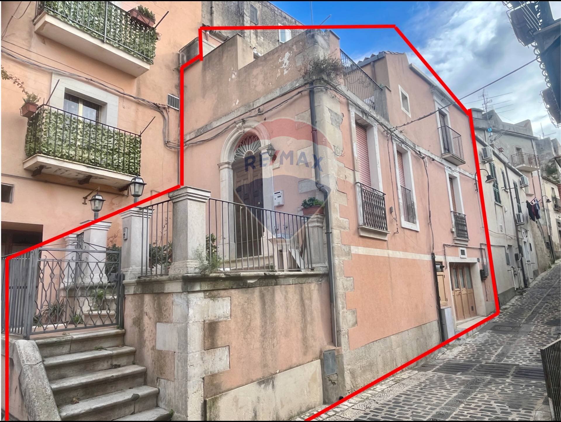 Edificio all\'aperto - Casa indipendente Via Vittorio Emanuele III
 
149, Monterosso Almo - foto 1