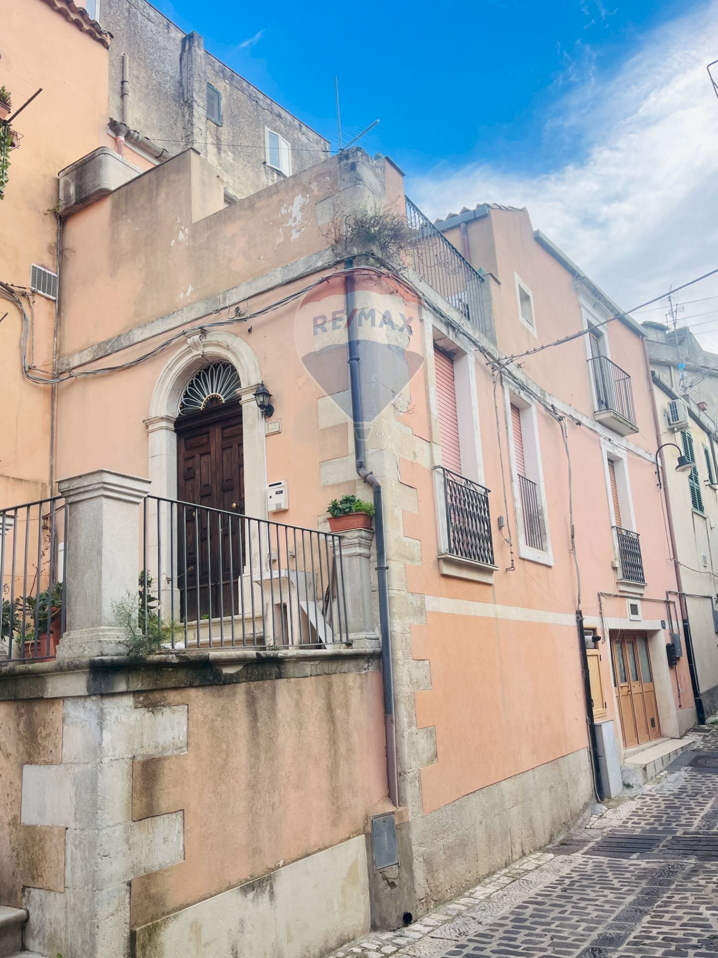 Edificio all\'aperto - Casa indipendente Via Vittorio Emanuele III
 
149, Monterosso Almo - foto 3