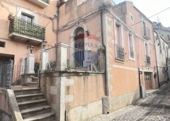 Edificio all\'aperto - Casa indipendente Via Vittorio Emanuele III
 
149, Monterosso Almo - foto 5
