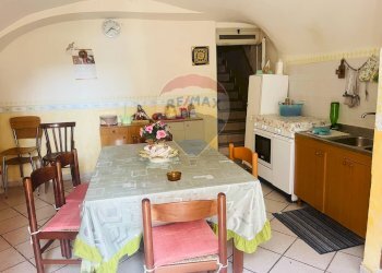 Cucina - Casa indipendente Via Vittorio Emanuele III
 
149, Monterosso Almo - foto 6