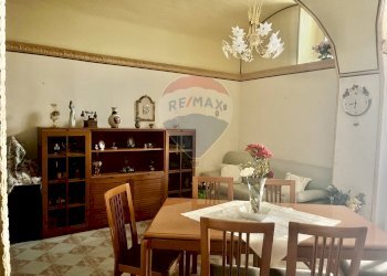 Sala da pranzo - Casa indipendente Via Vittorio Emanuele III
 
149, Monterosso Almo - foto 12