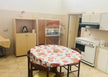 Cucina - Casa indipendente Via Vittorio Emanuele III
 
149, Monterosso Almo - foto 28