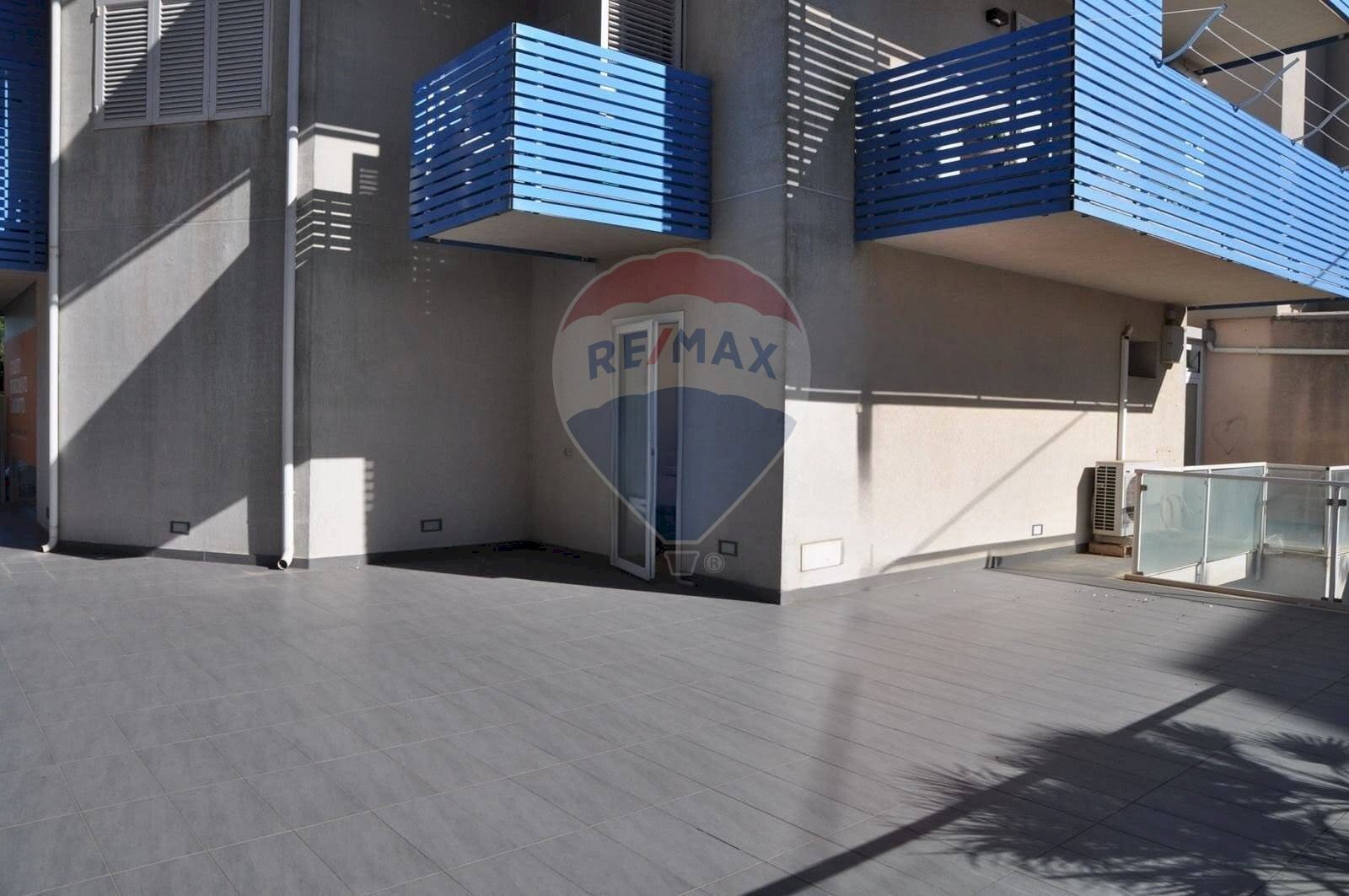 Terrazza - Locale Commerciale VIALE EUROPA
 
449, Ragusa - foto 2