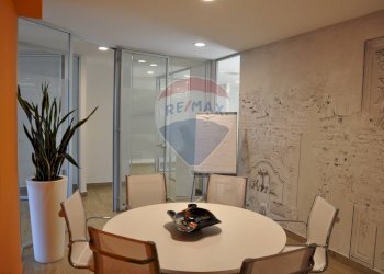 Sala da pranzo - Locale Commerciale VIALE EUROPA
 
449, Ragusa - foto 9