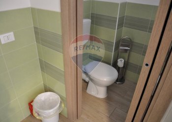 Bagno - Locale Commerciale VIALE EUROPA
 
449, Ragusa - foto 10