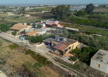 Edificio all\'aperto - Villa Via del Gorgo salato
 
44, Ispica - foto 7