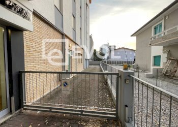 Foto 20 - Ufficio Via Carnia
 
10, Lignano Sabbiadoro - foto 20