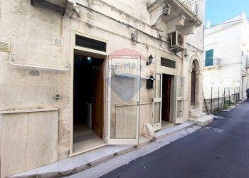 Edificio all\'aperto - Casa indipendente Via Pietro de Cristoforis
 
63, Ostuni - foto 1