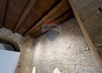 Dettagli - Locale Commerciale Via Re Manfredi
 
8, Bari - foto 7