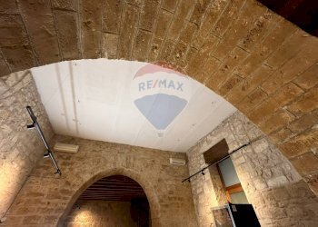 Dettagli - Locale Commerciale Via Re Manfredi
 
8, Bari - foto 8