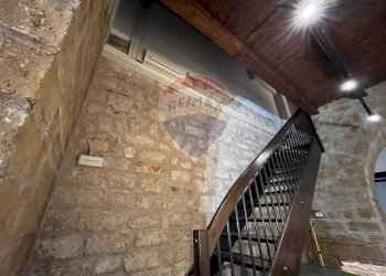 Scale - Locale Commerciale Via Re Manfredi
 
8, Bari - foto 9