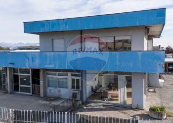 Casa all\'aperto - Locale Commerciale Viale Eurpa
 
11, Suisio - foto 1