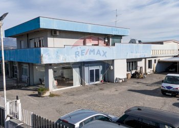 Casa all\'aperto - Locale Commerciale Viale Eurpa
 
11, Suisio - foto 3