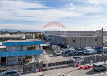 Edificio all\'aperto - Locale Commerciale Viale Eurpa
 
11, Suisio - foto 5