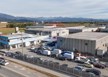 Edificio all\'aperto - Locale Commerciale Viale Eurpa
 
11, Suisio - foto 8