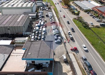 Edificio all\'aperto - Locale Commerciale Viale Eurpa
 
11, Suisio - foto 11