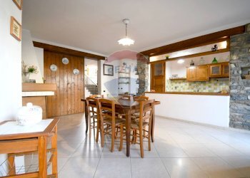 Sala da pranzo - Casa indipendente Vico I Dante Alighieri
 
8, Villasalto - foto 8