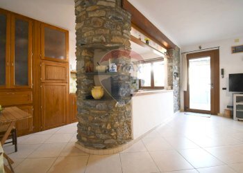 Cucina - Casa indipendente Vico I Dante Alighieri
 
8, Villasalto - foto 12