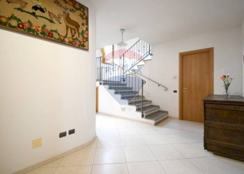 Scale - Casa indipendente Vico I Dante Alighieri
 
8, Villasalto - foto 17