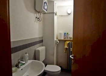 Bagno - Negozio via Ortigara, 1/b, Mondovì - foto 12