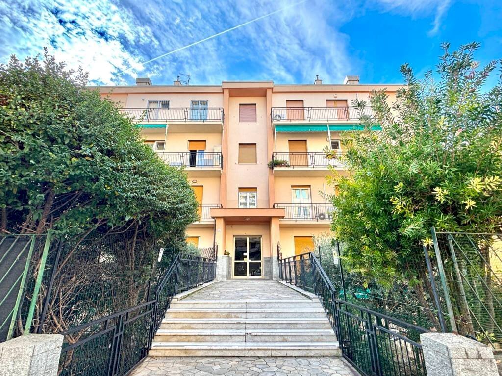 Facciata - Trilocale via Alberto Guglielmotti, Genova (zona Pegli) - foto 3