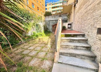 Giardino - Trilocale via Alberto Guglielmotti, Genova (zona Pegli) - foto 9