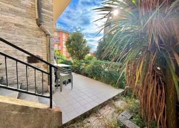 Giardino - Trilocale via Alberto Guglielmotti, Genova (zona Pegli) - foto 11