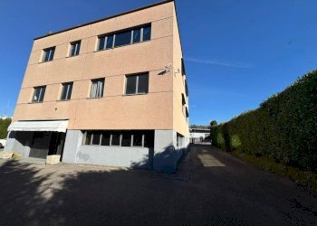 Facciata - Ufficio via Baraggia, 15, Cunardo - foto 2