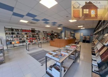 Interno non residenziale - Negozio via Toscana, Prato - foto 1