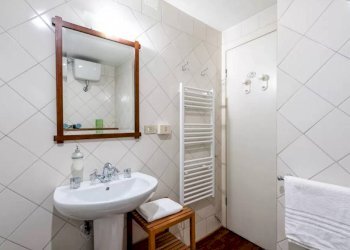 Bagno - Two-room apartment via dell'Oca, 45, Roma (neighborhood Centro Storico) - photo 8