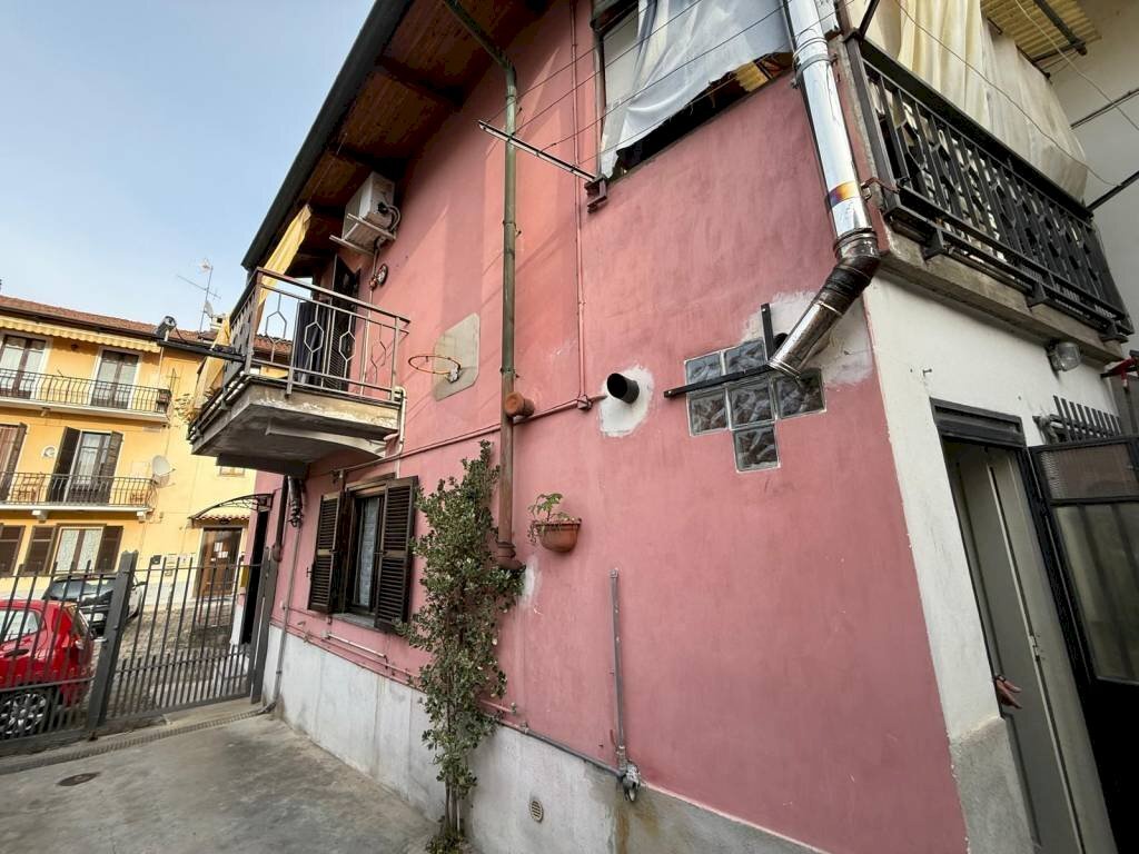 Facciata - Villa via Vittorio Veneto, 15, Gassino Torinese - foto 3