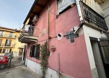 Facciata - Villa via Vittorio Veneto, 15, Gassino Torinese - foto 3